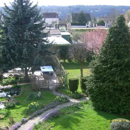 Les Nympheas, Appart Au Calme Et Grand Jardin A 15 Min De Disneyland, Holiday home *